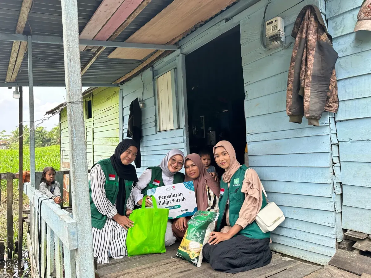 NU Care-LAZISNU Kalbar Salurkan Zakat Fitrah Amanah Muzakki Secara Door to Door di Ambawang Kuala